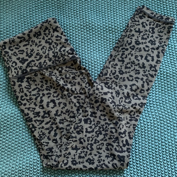 Athleta Pants - Athleta leopard print ultra high rise elation tight in powervita